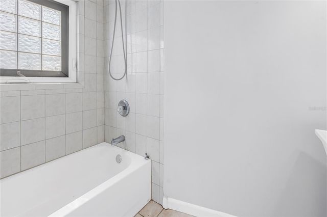 546 26TH AVENUE N, St Petersburg, FL 33704