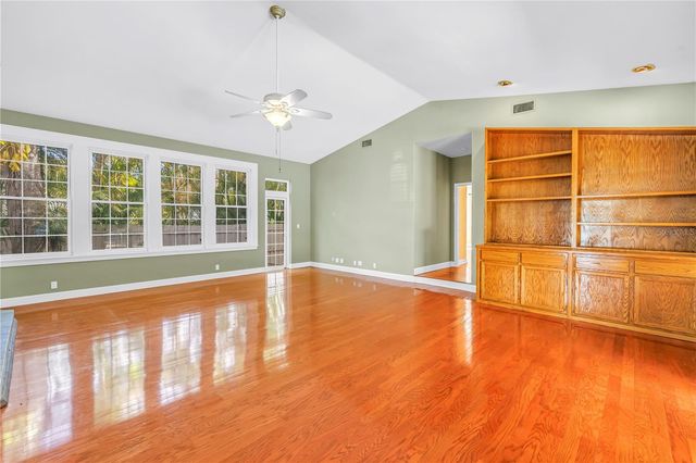 546 26TH AVENUE N, St Petersburg, FL 33704