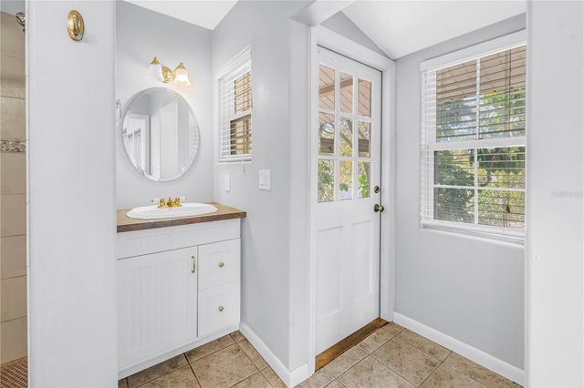 546 26TH AVENUE N, St Petersburg, FL 33704