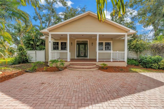 546 26TH AVENUE N, St Petersburg, FL 33704