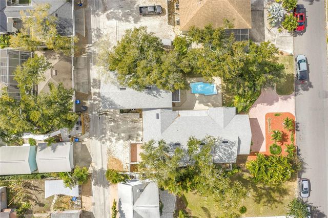 546 26TH AVENUE N, St Petersburg, FL 33704