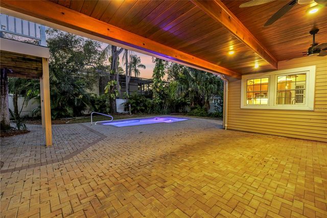 546 26TH AVENUE N, St Petersburg, FL 33704