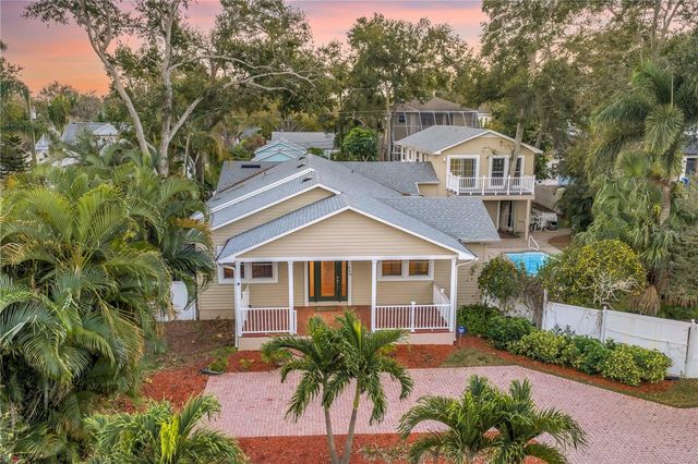 546 26TH AVENUE N, St Petersburg, FL 33704