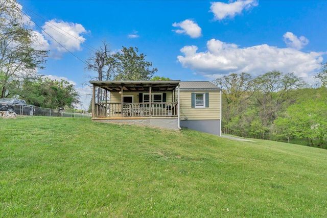 3302 Troxell RD, Roanoke, VA 24014