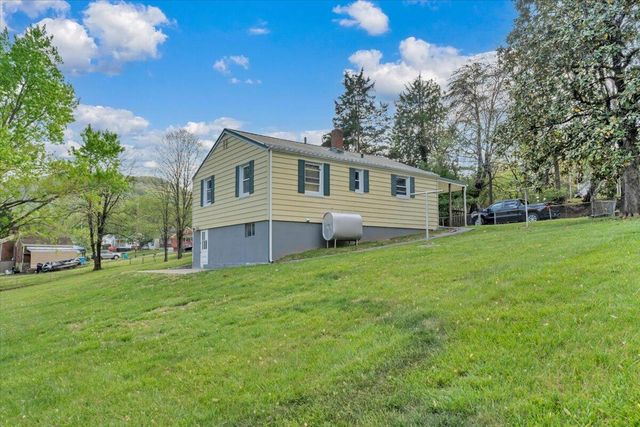 3302 Troxell RD, Roanoke, VA 24014