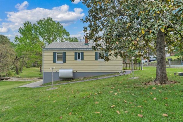 3302 Troxell RD, Roanoke, VA 24014