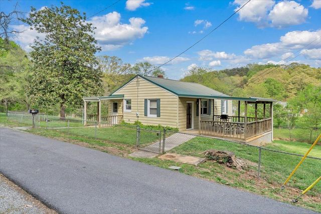 3302 Troxell RD, Roanoke, VA 24014