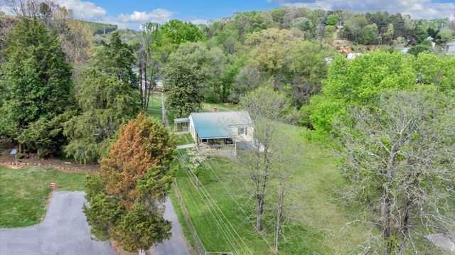 3302 Troxell RD, Roanoke, VA 24014