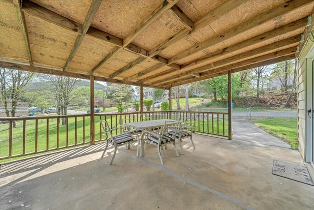 3302 Troxell RD, Roanoke, VA 24014