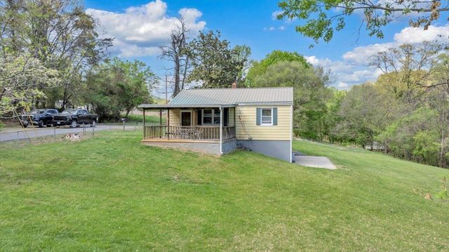 3302 Troxell RD, Roanoke, VA 24014