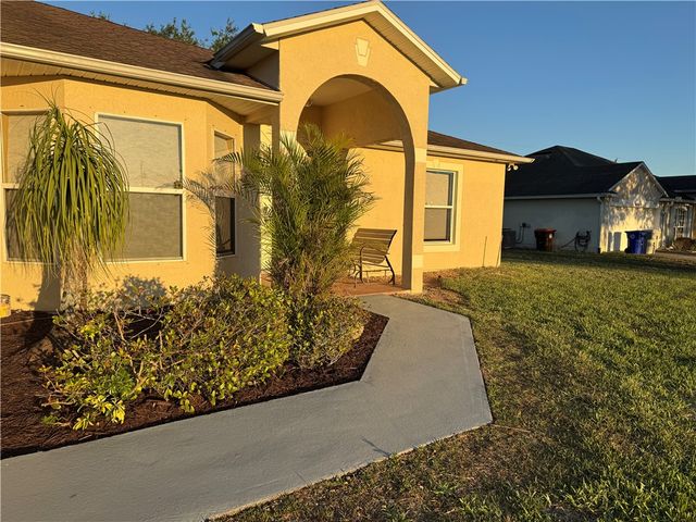 8086 99th Court, Vero Beach, FL 32967