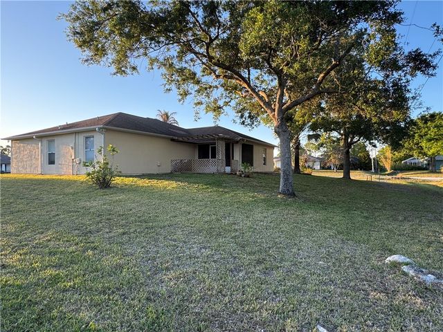 8086 99th Court, Vero Beach, FL 32967