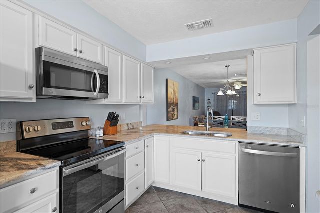 340 CAUSEWAY BOULEVARD 104, Dunedin, FL 34698