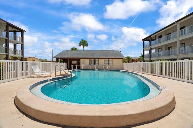 340 CAUSEWAY BOULEVARD 104, Dunedin, FL 34698