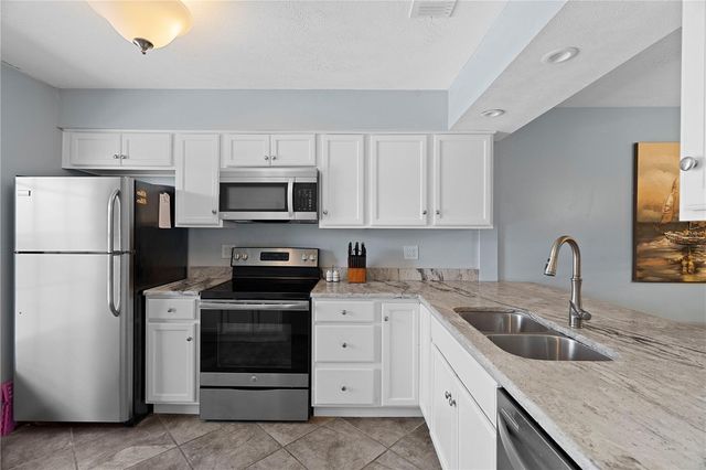 340 CAUSEWAY BOULEVARD 104, Dunedin, FL 34698