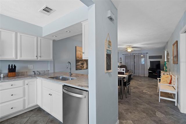 340 CAUSEWAY BOULEVARD 104, Dunedin, FL 34698