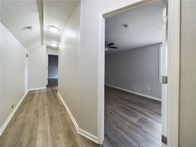 5015 E 40th Street, Kansas City, MO 64130