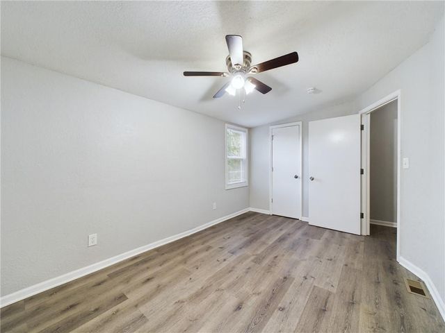 5015 E 40th Street, Kansas City, MO 64130