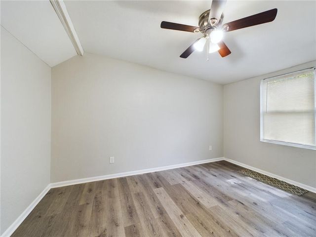 5015 E 40th Street, Kansas City, MO 64130