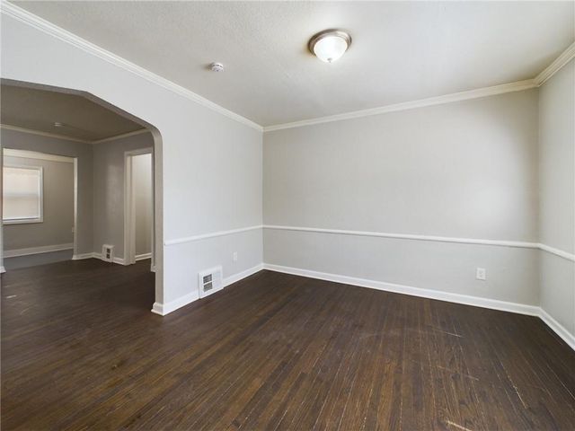 5015 E 40th Street, Kansas City, MO 64130