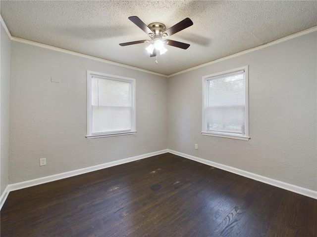 5015 E 40th Street, Kansas City, MO 64130