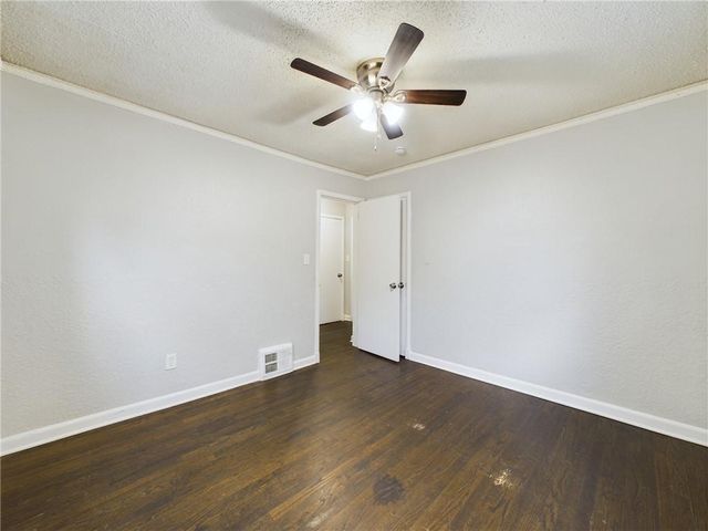 5015 E 40th Street, Kansas City, MO 64130