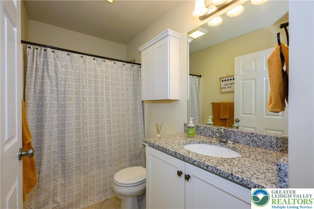 2254 Rising Hill Road, Whitehall Twp, PA 18052