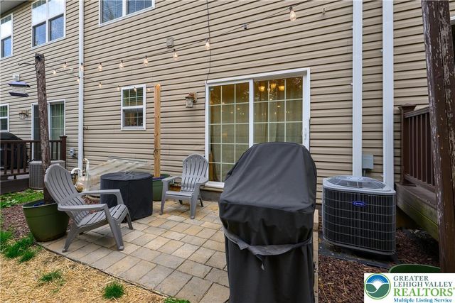 2254 Rising Hill Road, Whitehall Twp, PA 18052