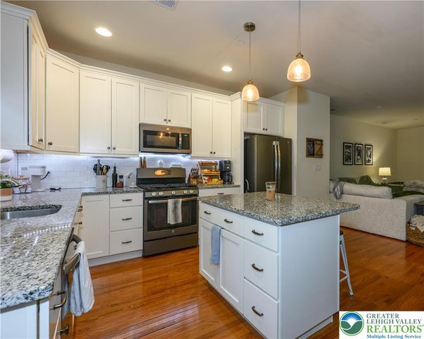 2254 Rising Hill Road, Whitehall Twp, PA 18052