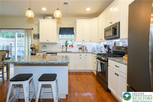 2254 Rising Hill Road, Whitehall Twp, PA 18052