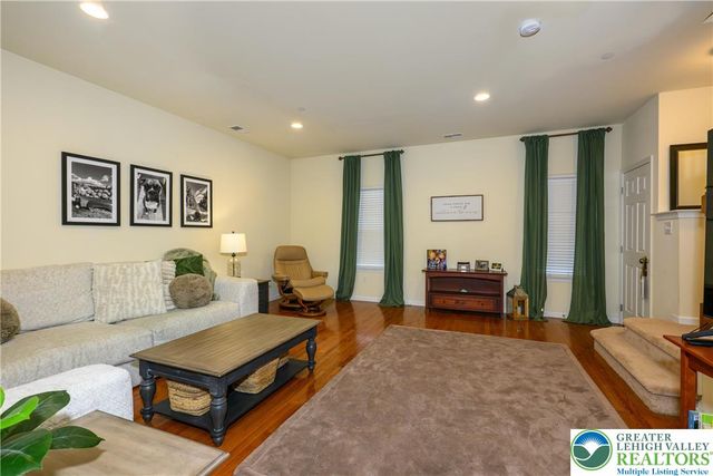 2254 Rising Hill Road, Whitehall Twp, PA 18052