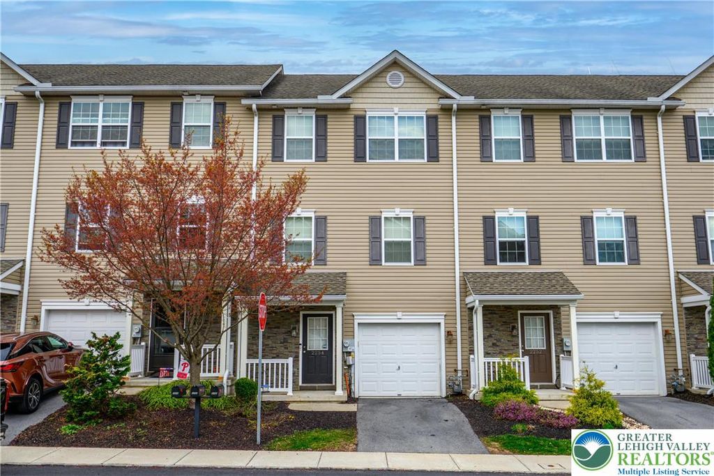2254 Rising Hill Road, Whitehall Twp, PA 18052