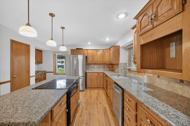 4112 Walnut Street, West Des Moines, IA 50265