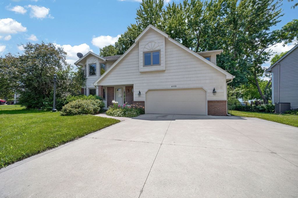 4112 Walnut Street, West Des Moines, IA 50265