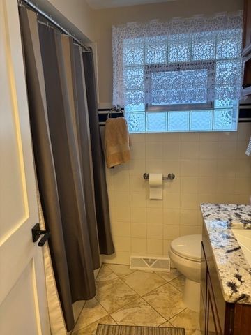5131 S Latrobe Avenue, Chicago, IL 60638
