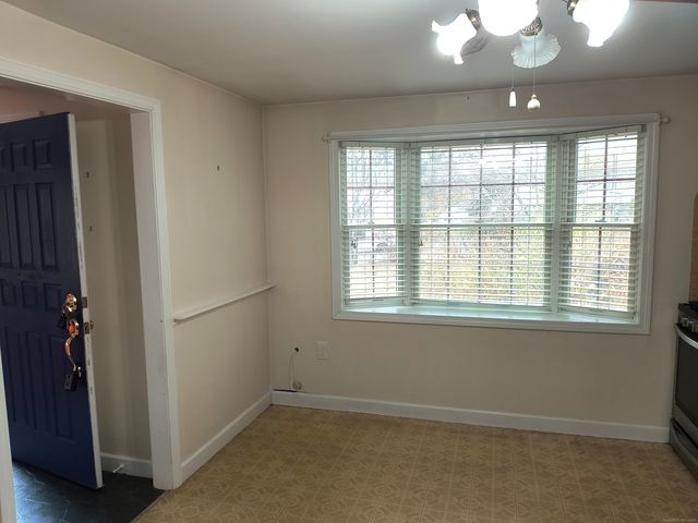 28 McLaughlin Terrace, Derby, CT 06418