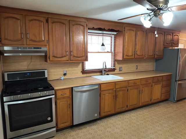 28 McLaughlin Terrace, Derby, CT 06418