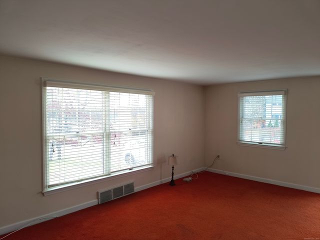 28 McLaughlin Terrace, Derby, CT 06418