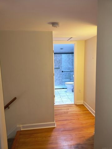 28 McLaughlin Terrace, Derby, CT 06418