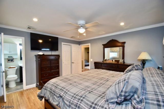 28 Yacht Club Dr, Jefferson Twp., NJ 07849