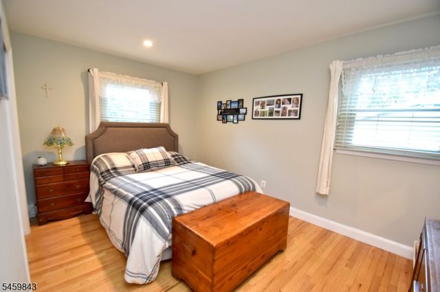 28 Yacht Club Dr, Jefferson Twp., NJ 07849