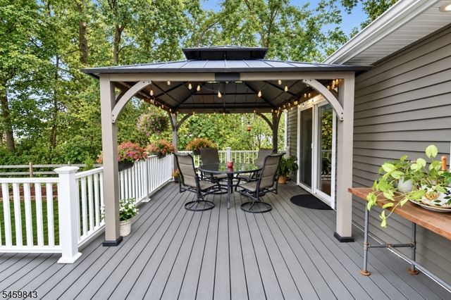 28 Yacht Club Dr, Jefferson Twp., NJ 07849