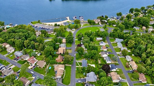 28 Yacht Club Dr, Jefferson Twp., NJ 07849