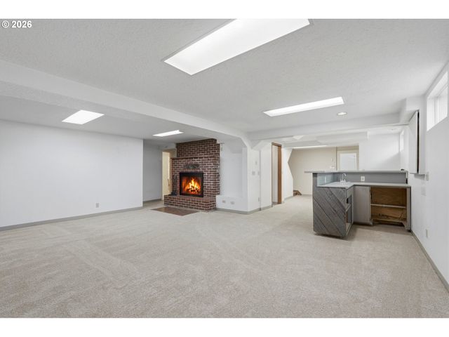 11765 Sw GAARDE St, Tigard, OR 97224