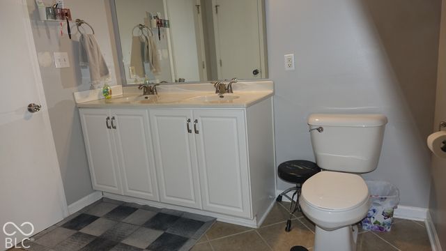 8140 Harshaw Drives, Indianapolis, IN 46239