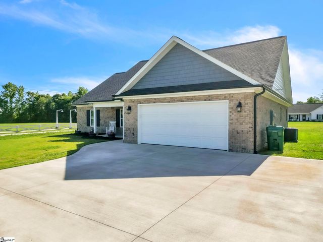 437 Cherokee Creek Road, Gaffney, SC 29341