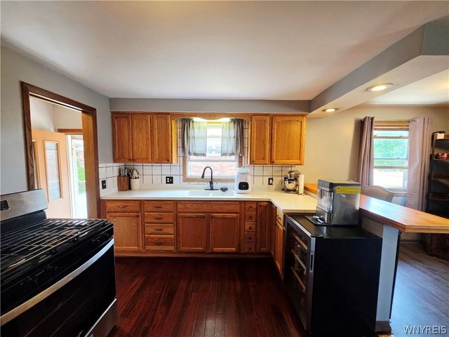 223 Collins Avenue, West Seneca, NY 14224