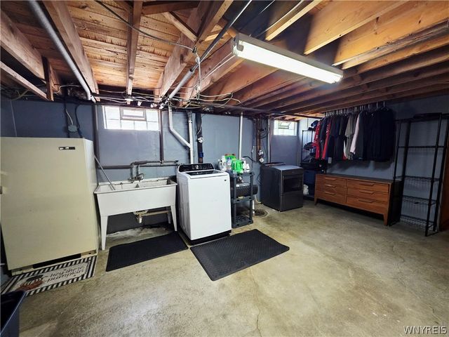 223 Collins Avenue, West Seneca, NY 14224