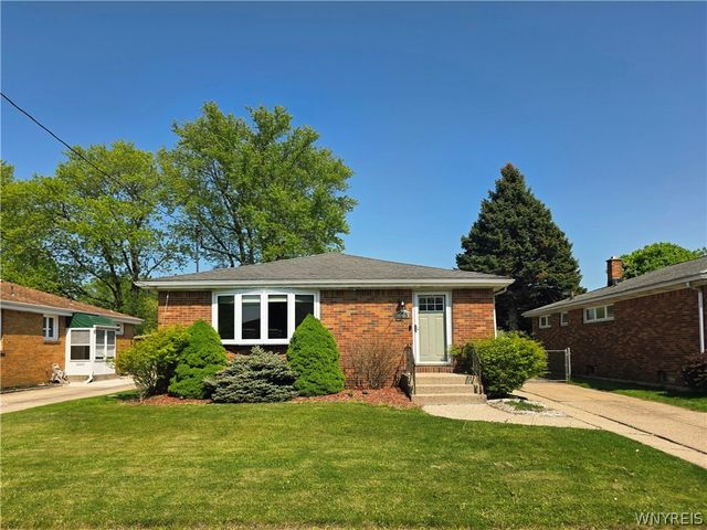 223 Collins Avenue, West Seneca, NY 14224