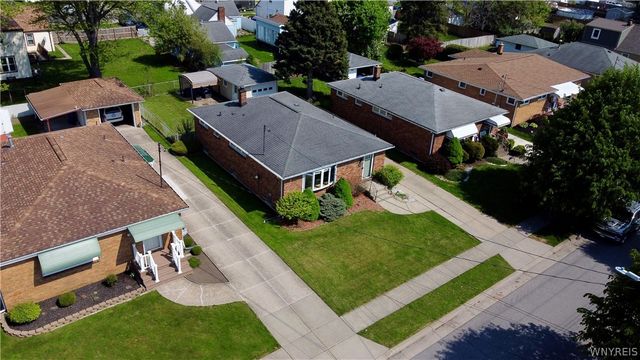 223 Collins Avenue, West Seneca, NY 14224